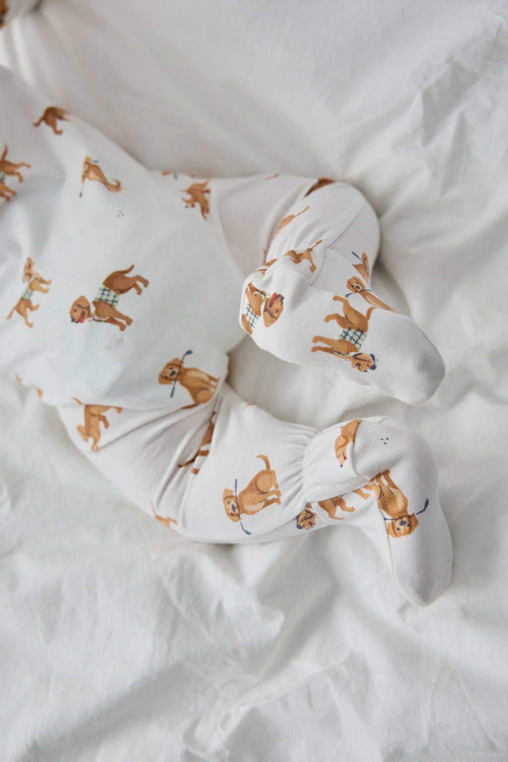 Golf Pups Print on Off-White Sleeper