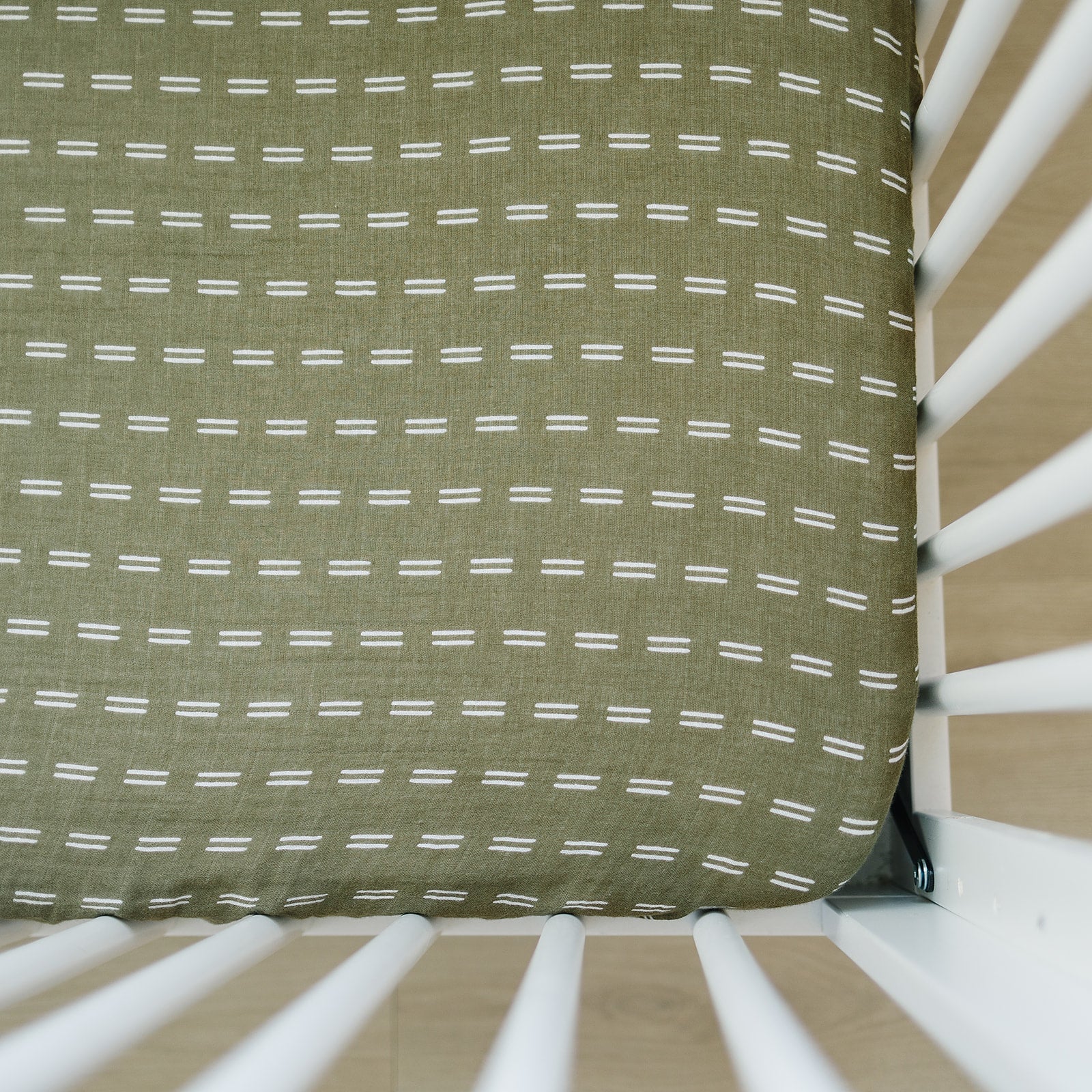 Crib Sheet - Olive Strokes