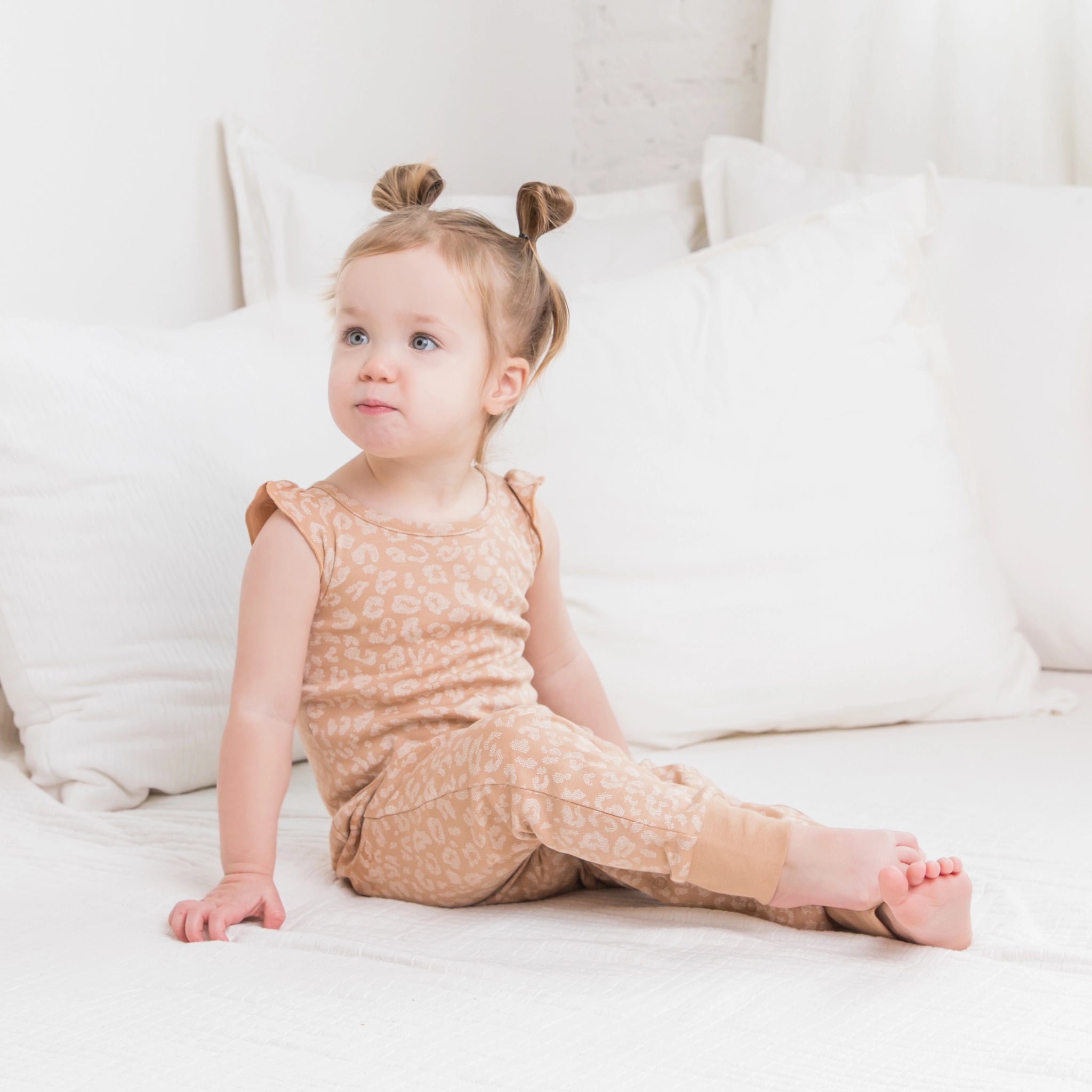 Flora Flutter Sleeve Romper - Leopard / Tan