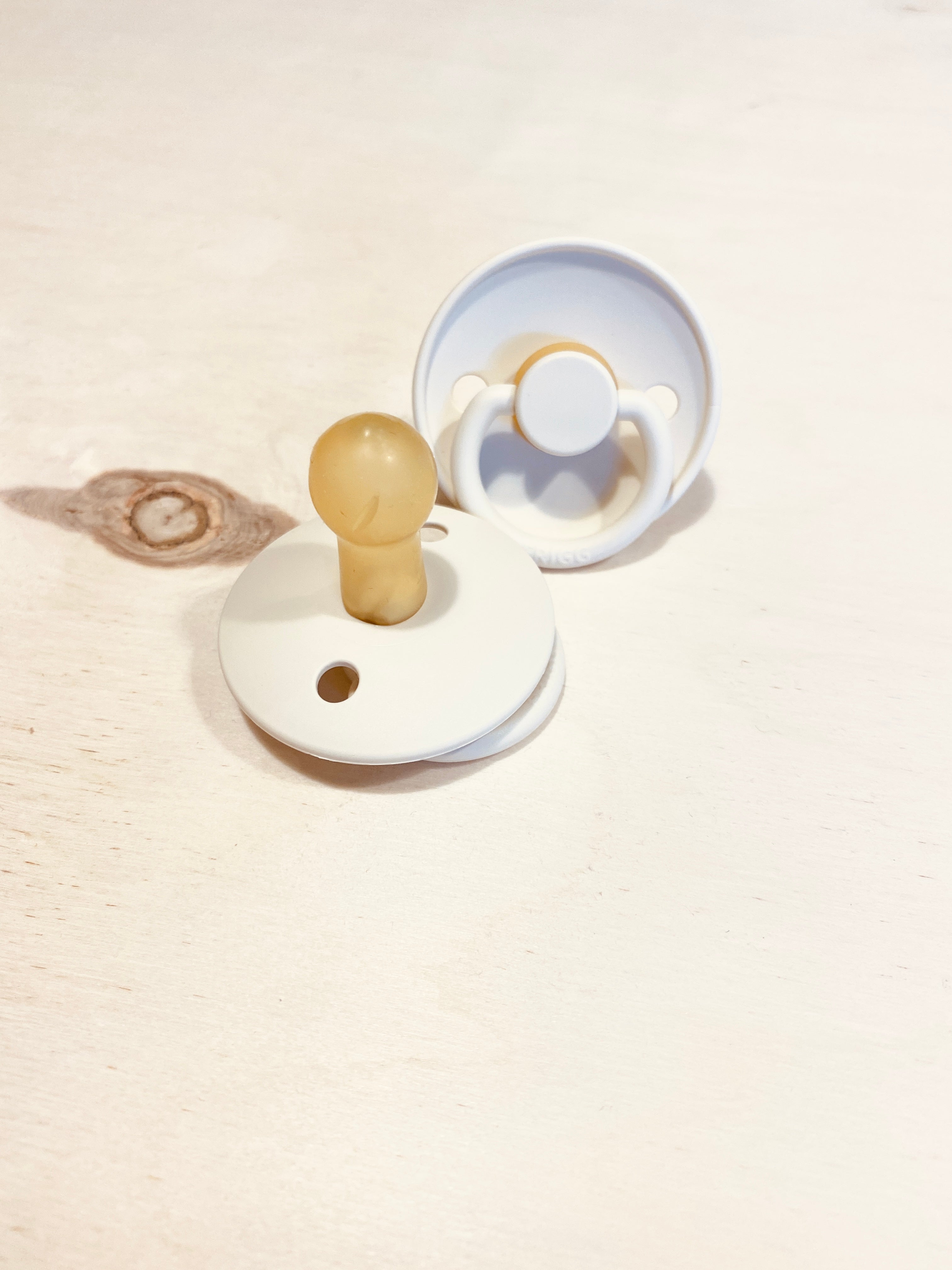 FRIGG NATURAL RUBBER PACIFIER - CREAM