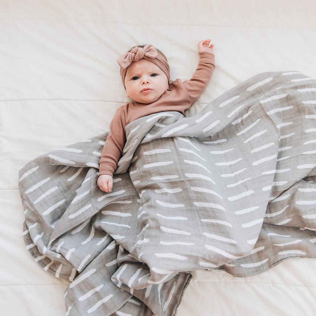 Muslin Quilt -Grey Dash