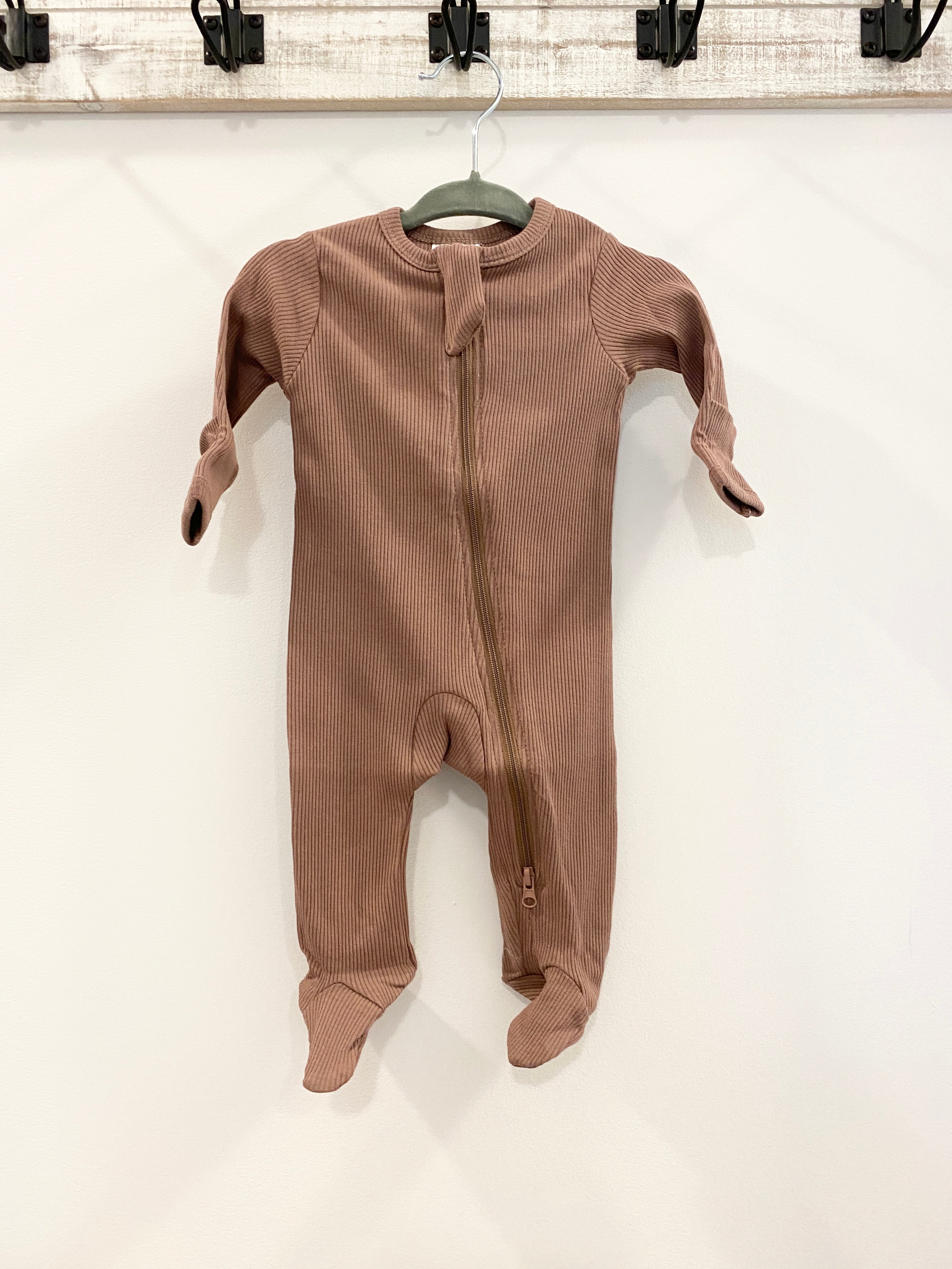 Organic Cotton Ribbed Footed Zipper One-piece -Plum